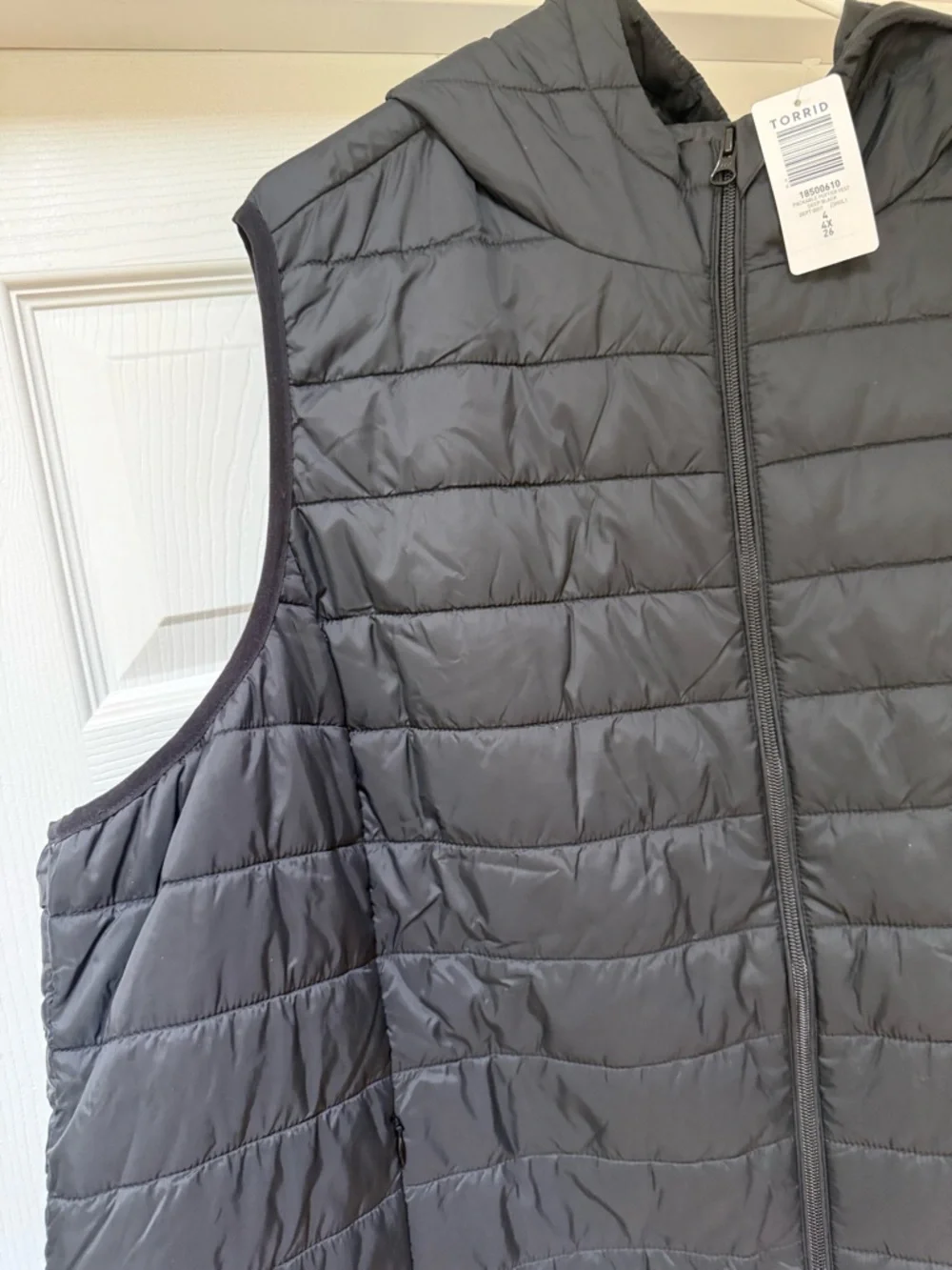 ✨ Brand New With Tags! Torrid Packable Puffer Vest - Deep Black - 4X ✨ - Picture 4 of 7